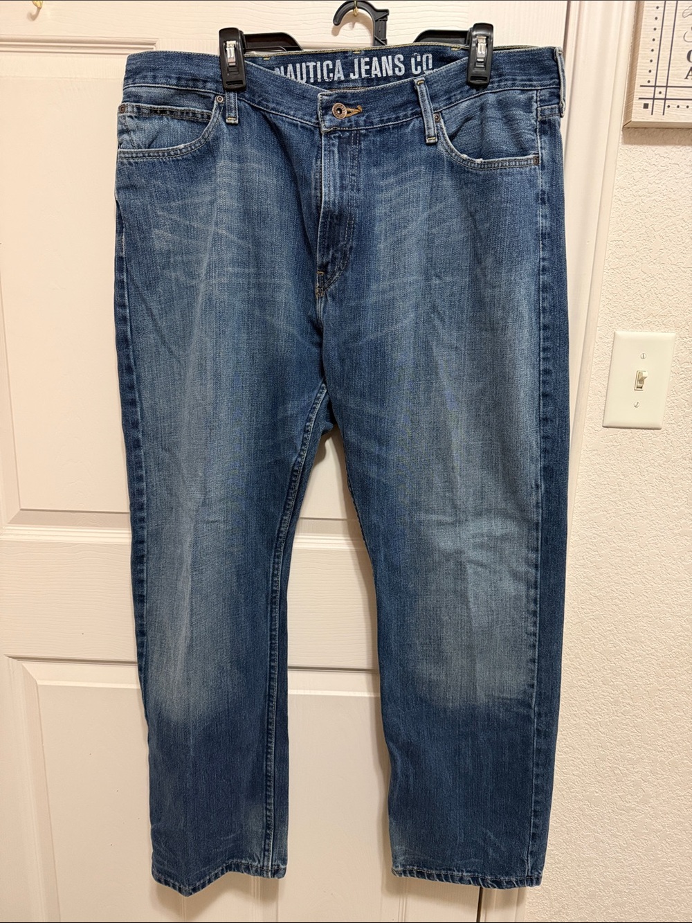 100% Cotton Nautica Men’s Medium Blue Relaxed Straight Jeans